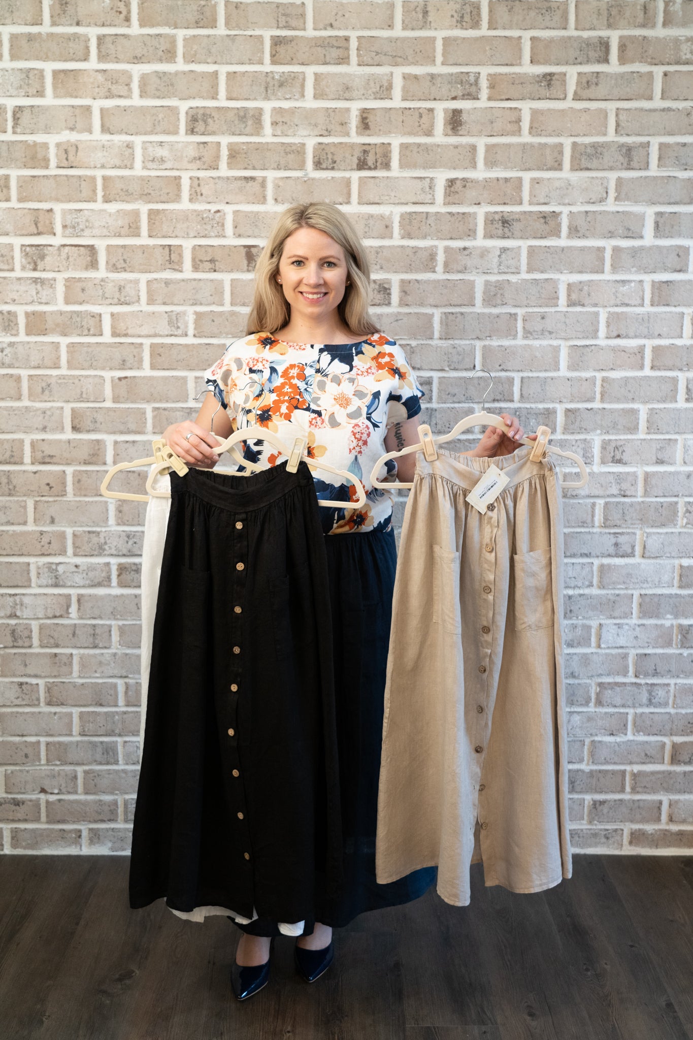 M&G BUTTON SKIRT