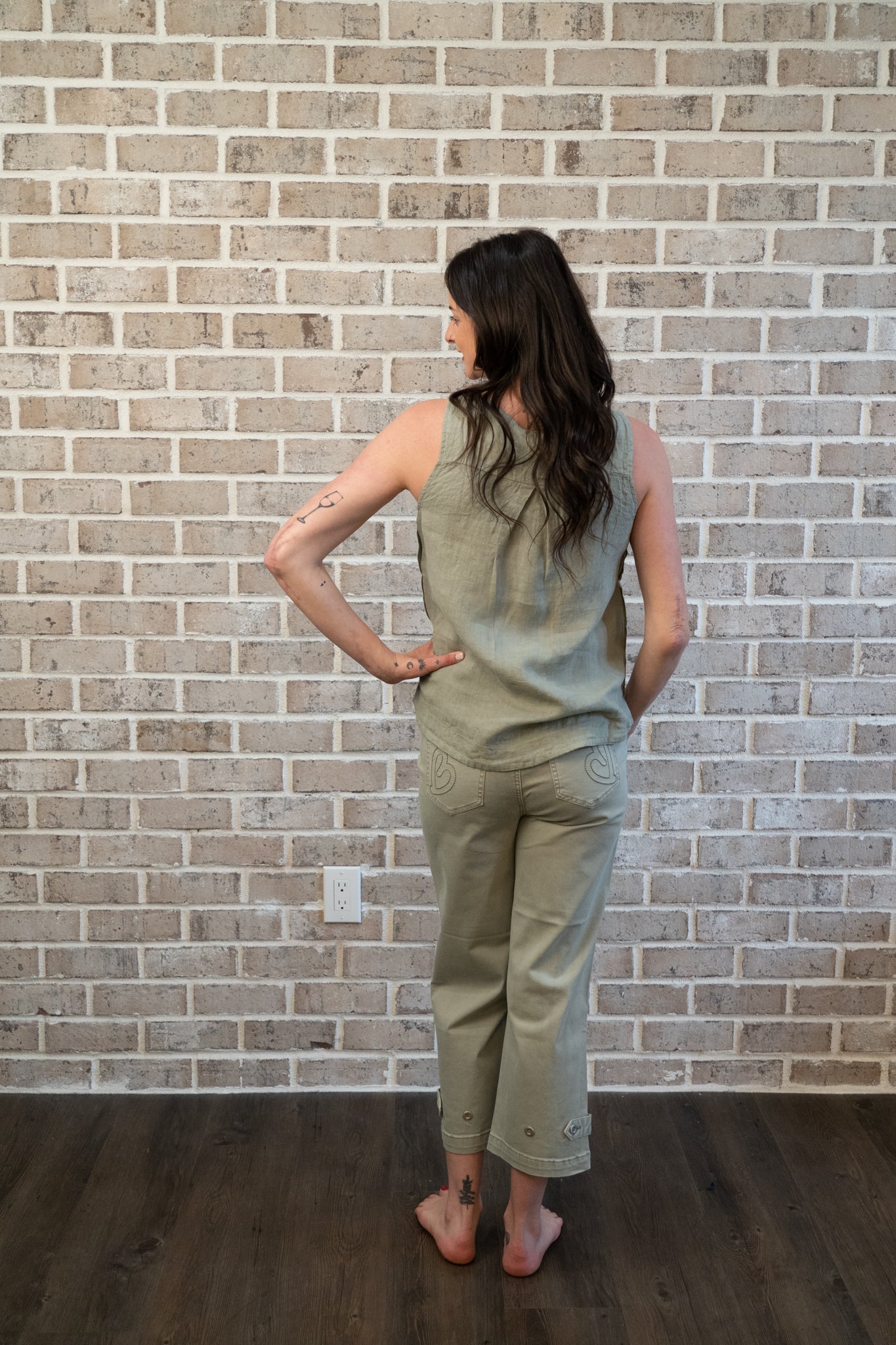 C/B BUTTON TANK