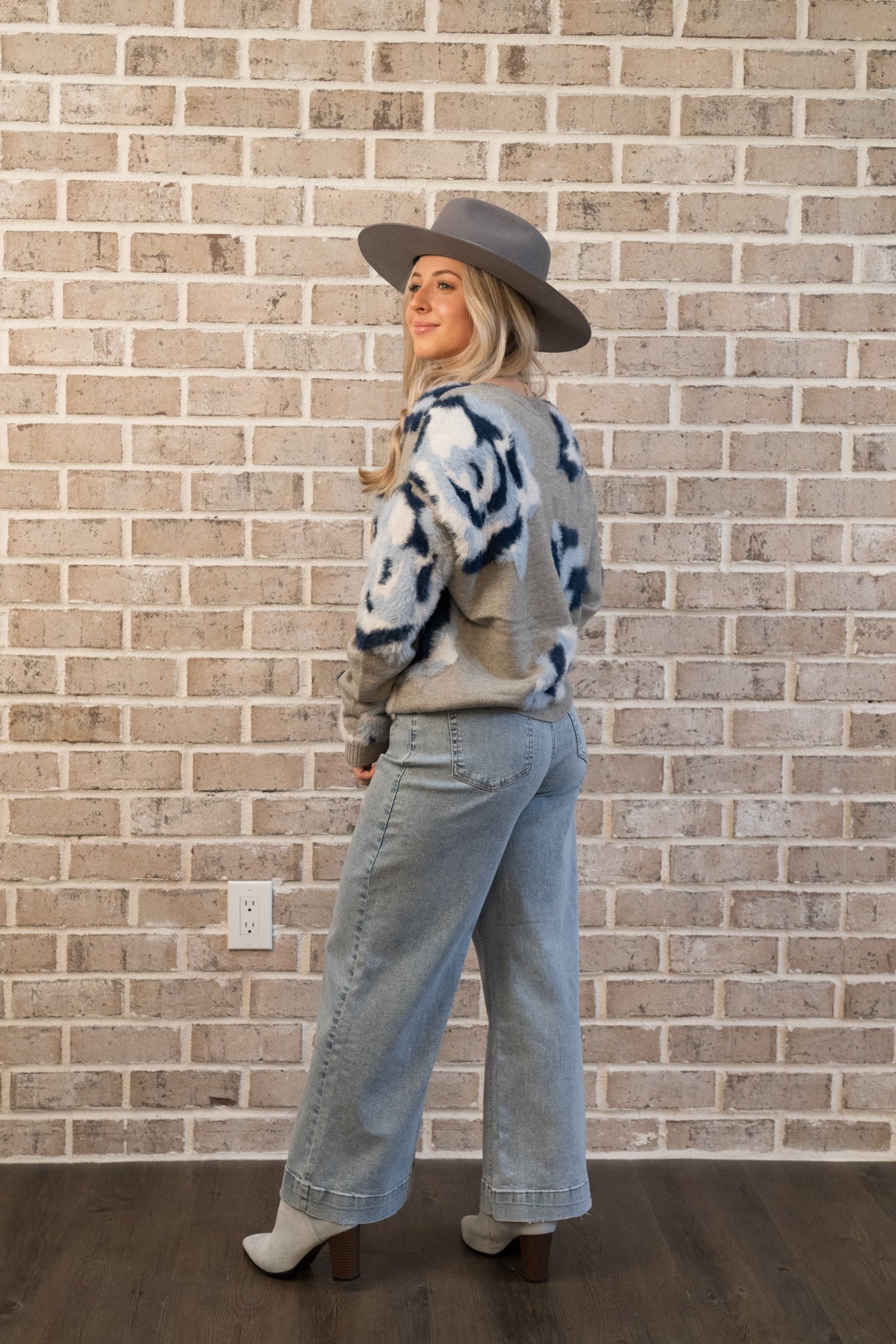 C/B HAIRY SWEATER