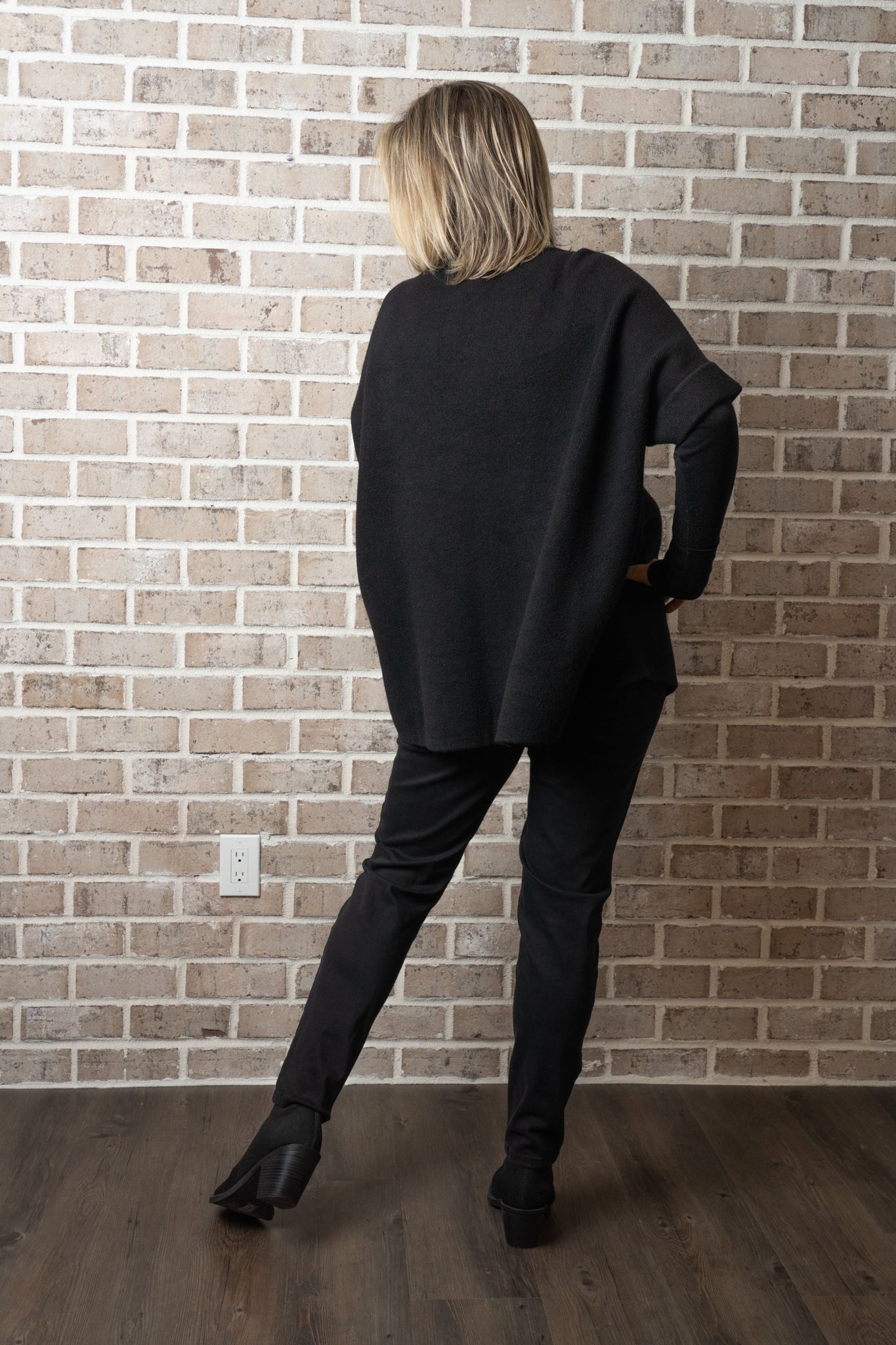 P/V ISHIKA SWEATER DRESS