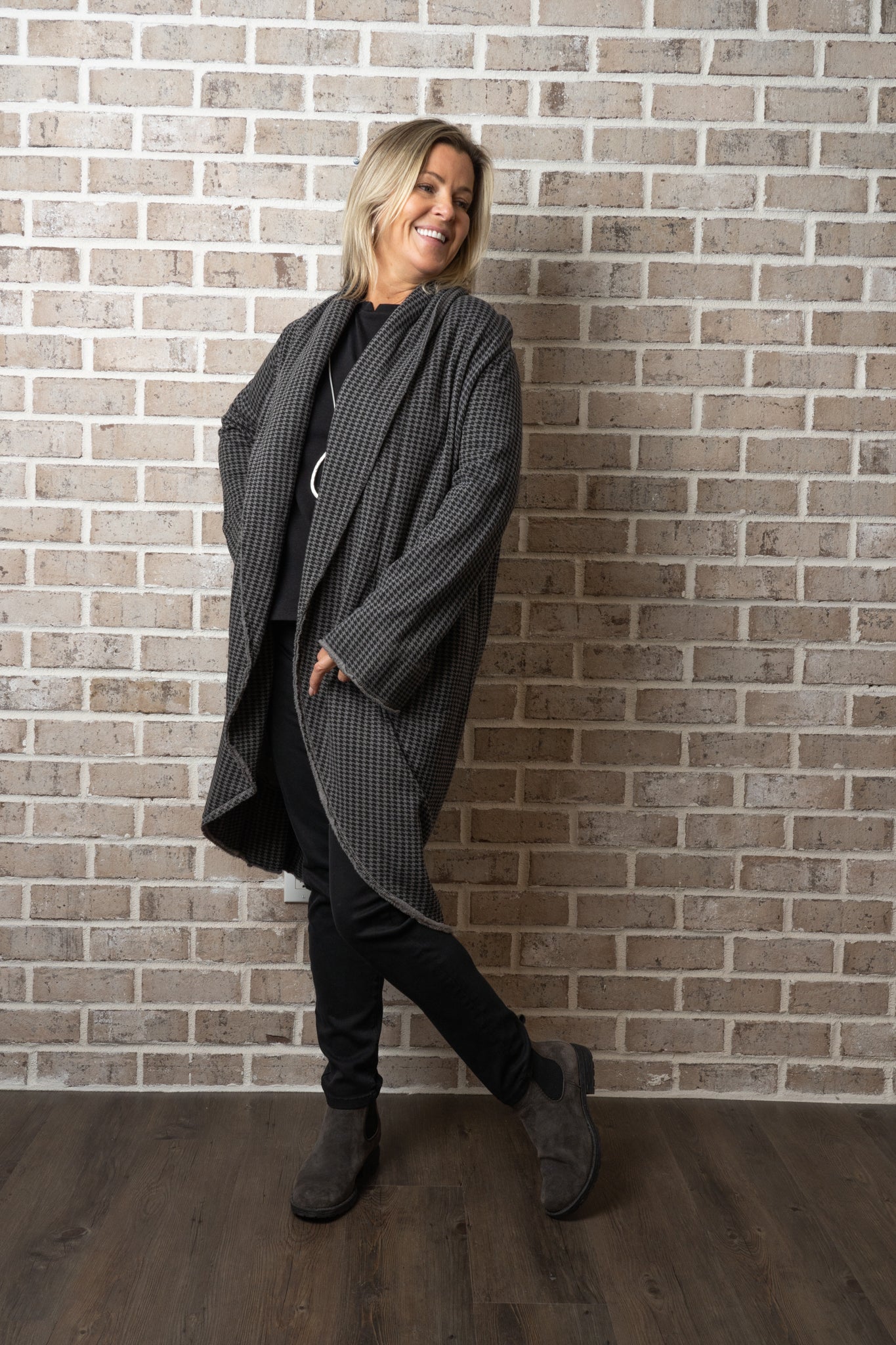 B/W LONG WRAP COAT