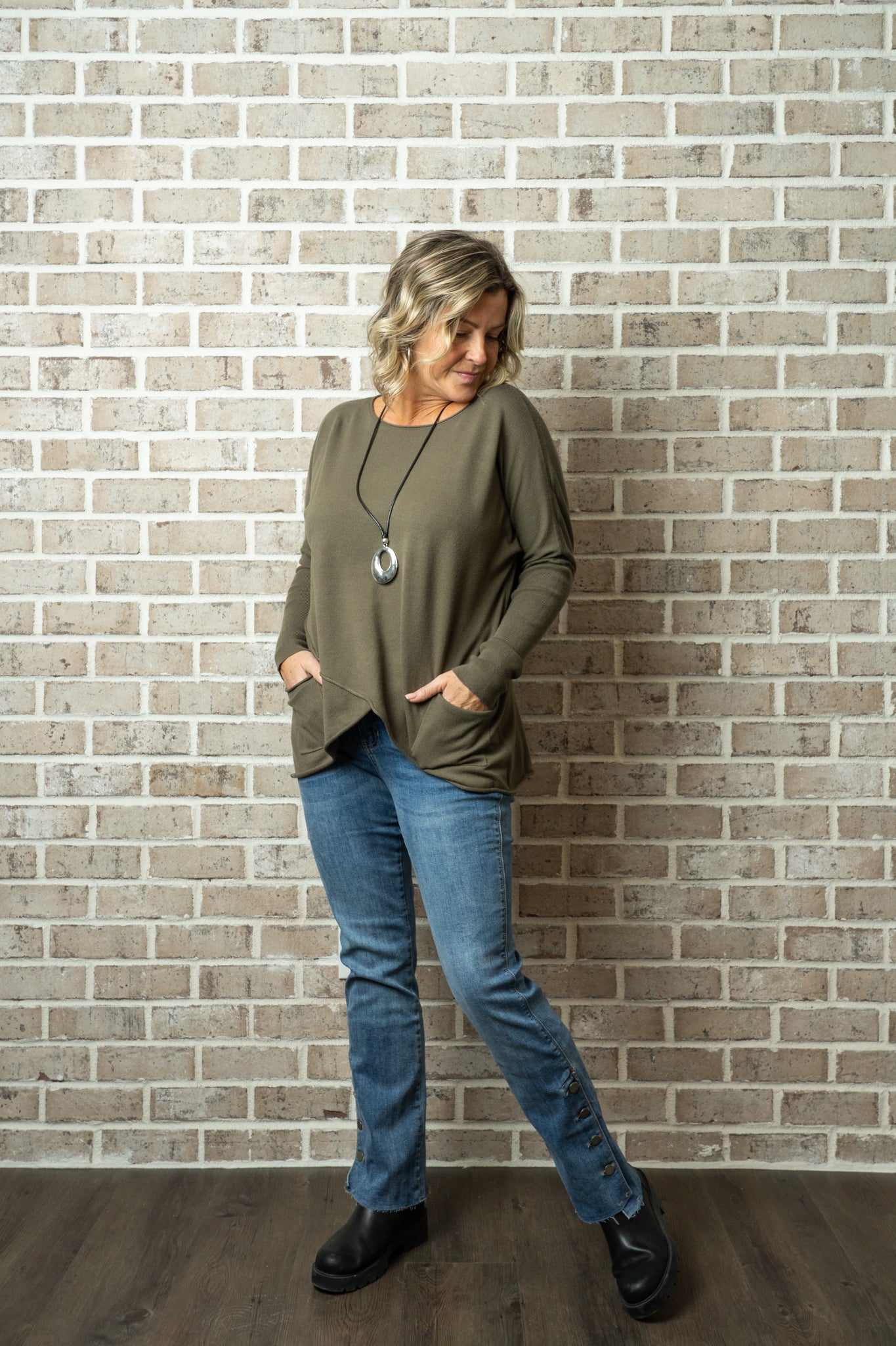 C/B PLUSHY KNIT SWEATER