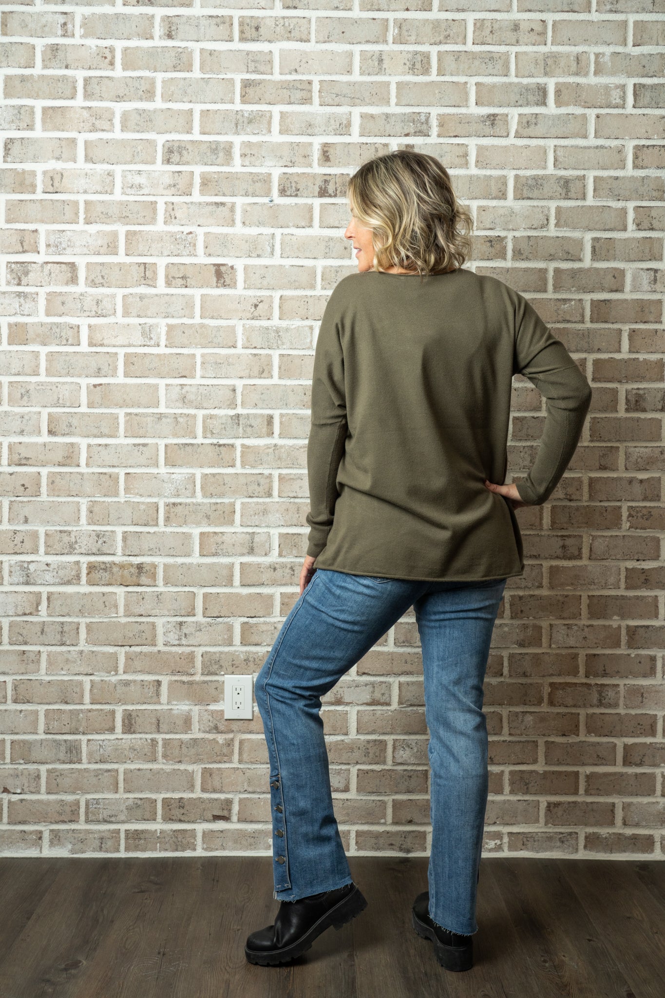 C/B PLUSHY KNIT SWEATER