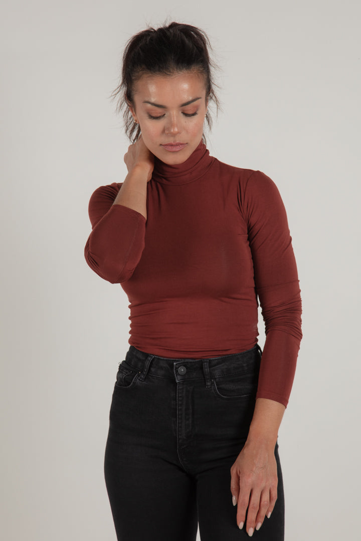 RIBBED TURTLENECK