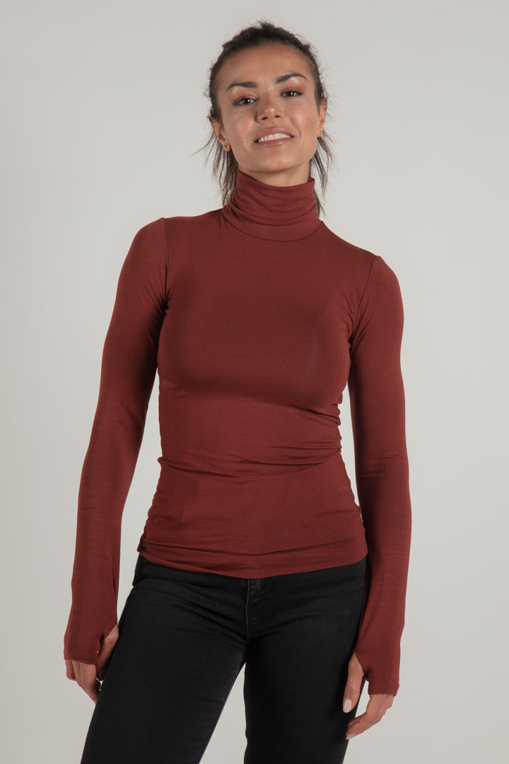 RIBBED TURTLENECK