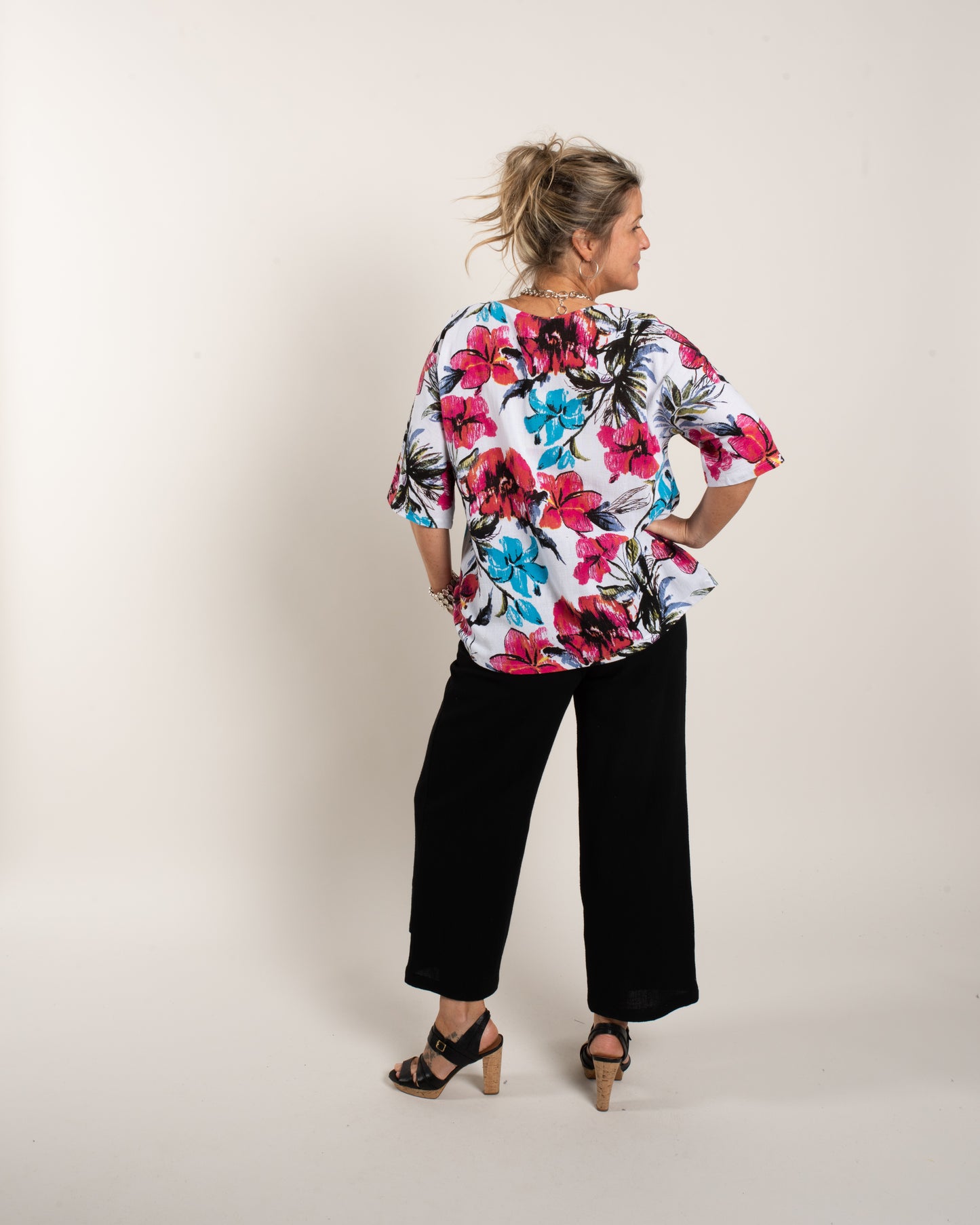 C/G RAGLAN SLEEVE TOP