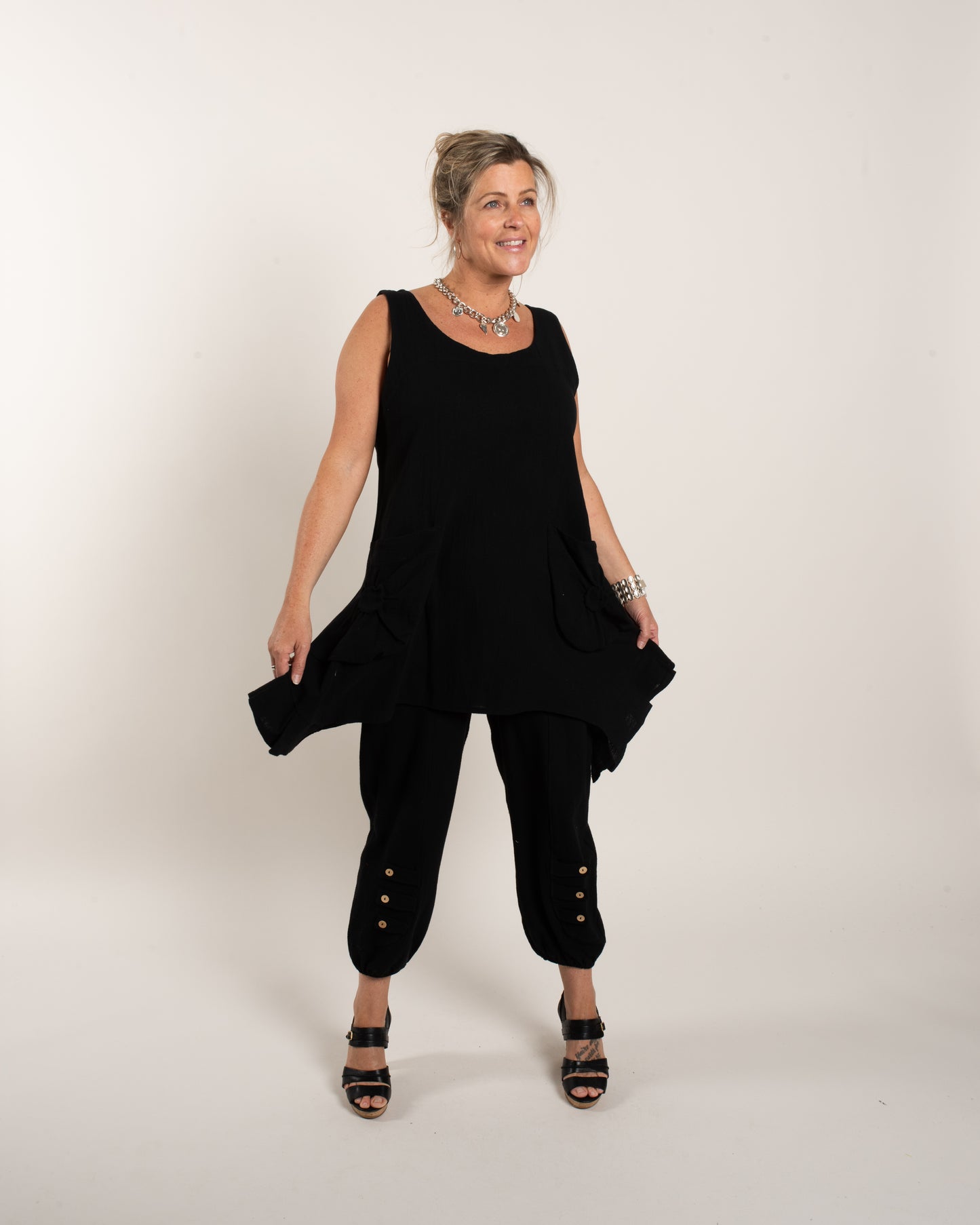 C/G ROSETTE TUNIC