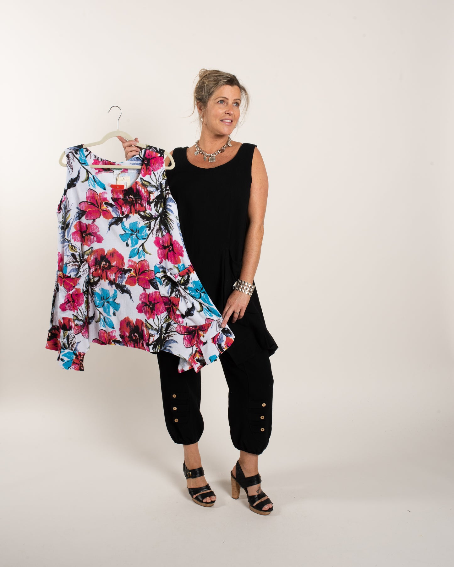 C/G ROSETTE TUNIC