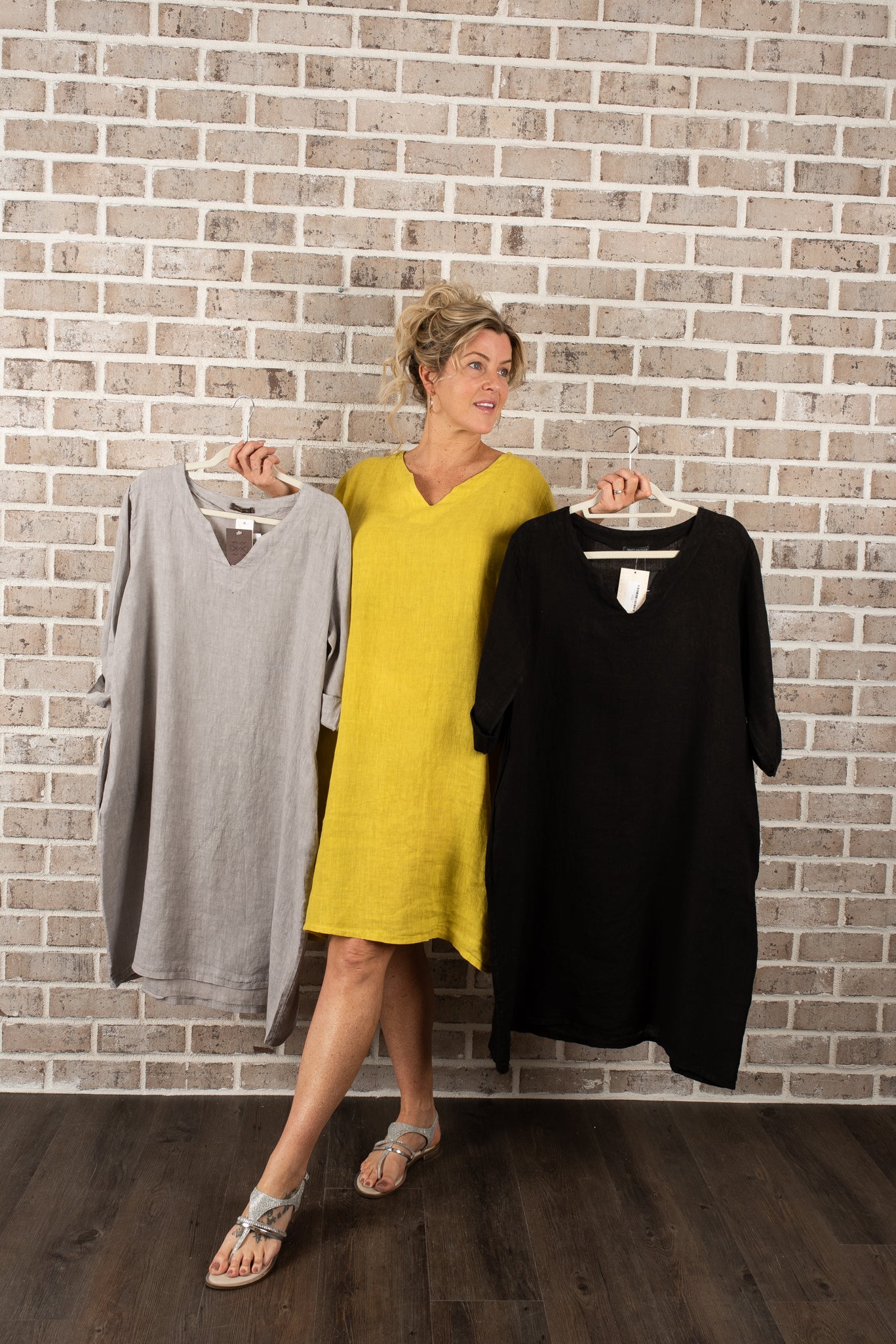 C/L V-DIP DRESS