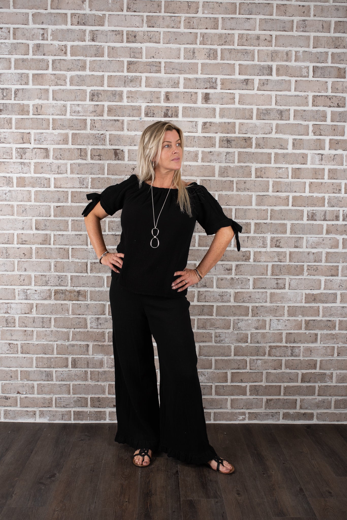 C/L BOW SLEEVE TOP